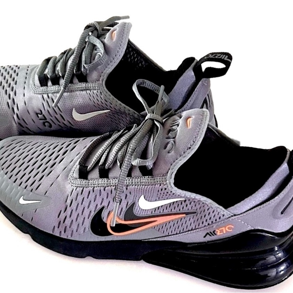 Nike Air Max 270 Gray and Black Sneakers
Great shoes tried on haven’t been worn.
